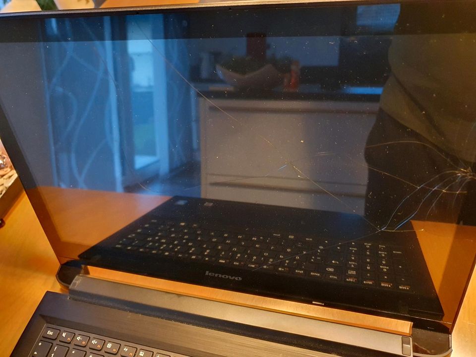 LENOVO Laptop funktioniert in Neuried