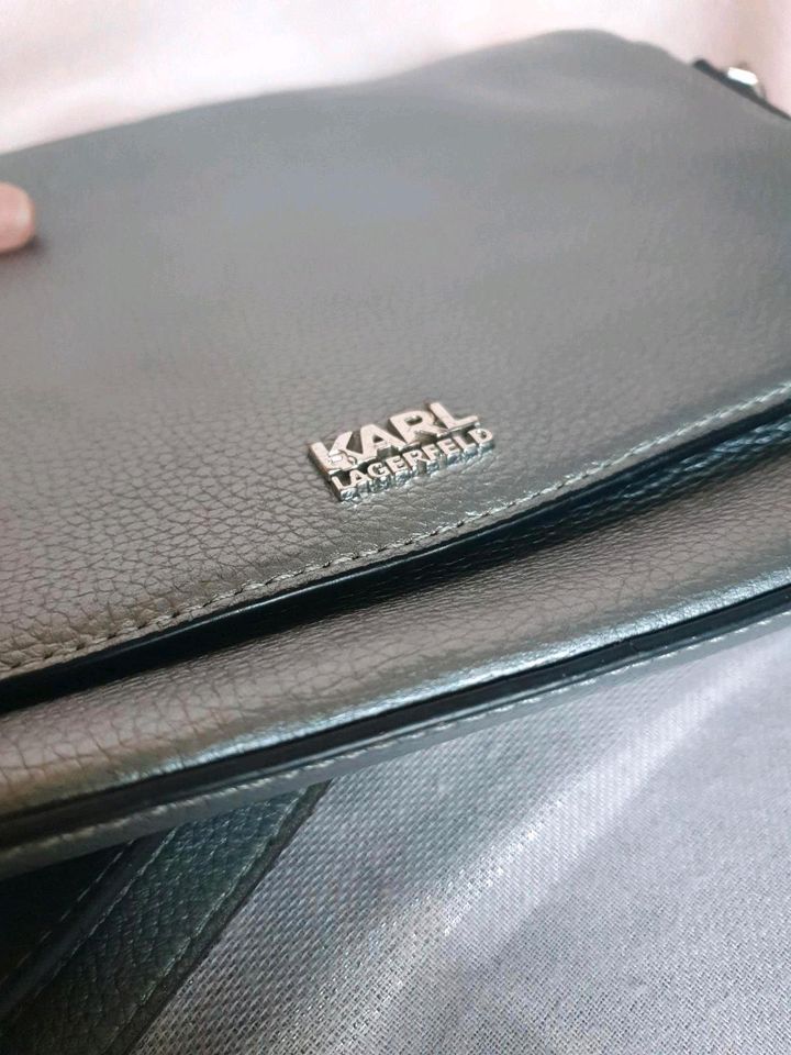 Umhängetasche aus Leder von Karl Lagerfeld in Hamburg