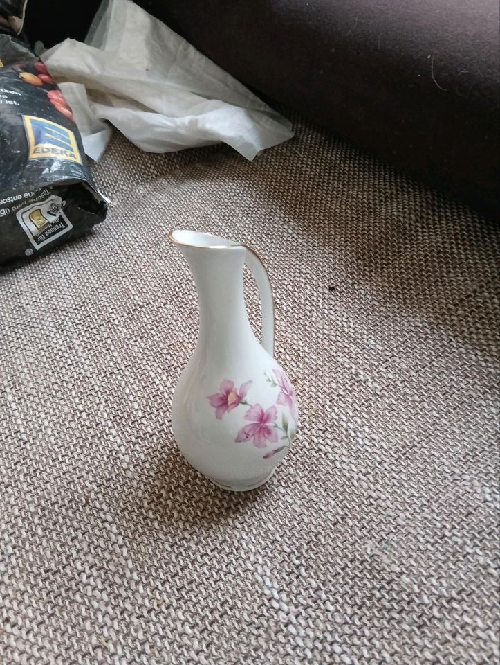 Alles zusammen die kleine Vase ist von Weisswasser(DDR) in Fürstenwalde (Spree)