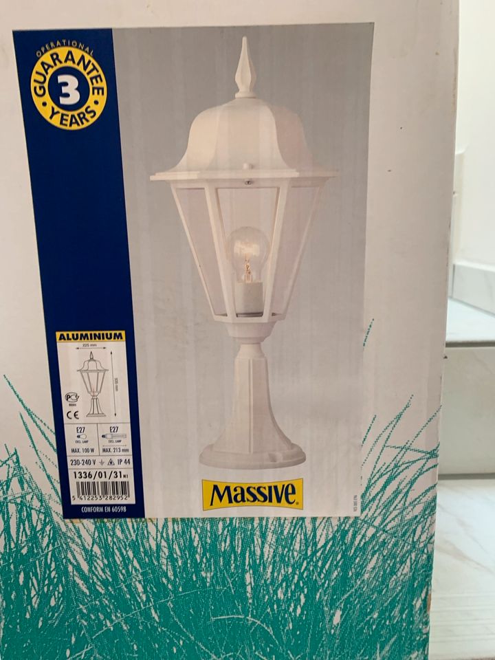 Neue Gartenlampe, Laterne weiß aus Aluminium in Neuwied