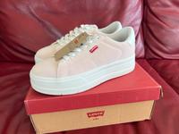 Levi‘s Sneaker Turnschuhe ~ NEU Hessen - Laubach Vorschau