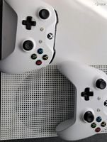 Xbox One S 500 GB, 2 Controller und 3 Spiele. Hessen - Cölbe Vorschau