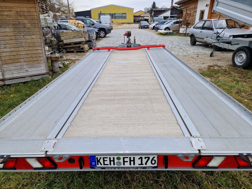 Autotransporter mieten 4,80m x 2,10m Ladefläche 2,7t Zuladung in Wildenberg