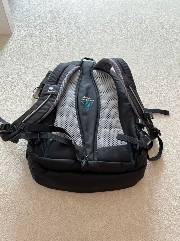 Rucksack / deuter airstripes/ Sport/ Wandern in Wasserburg am Inn