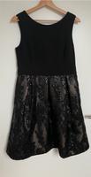 Kleid von Jake*s Cocktail Peek und Cloppenburg Schwarz und Gold Hessen - Gernsheim  Vorschau
