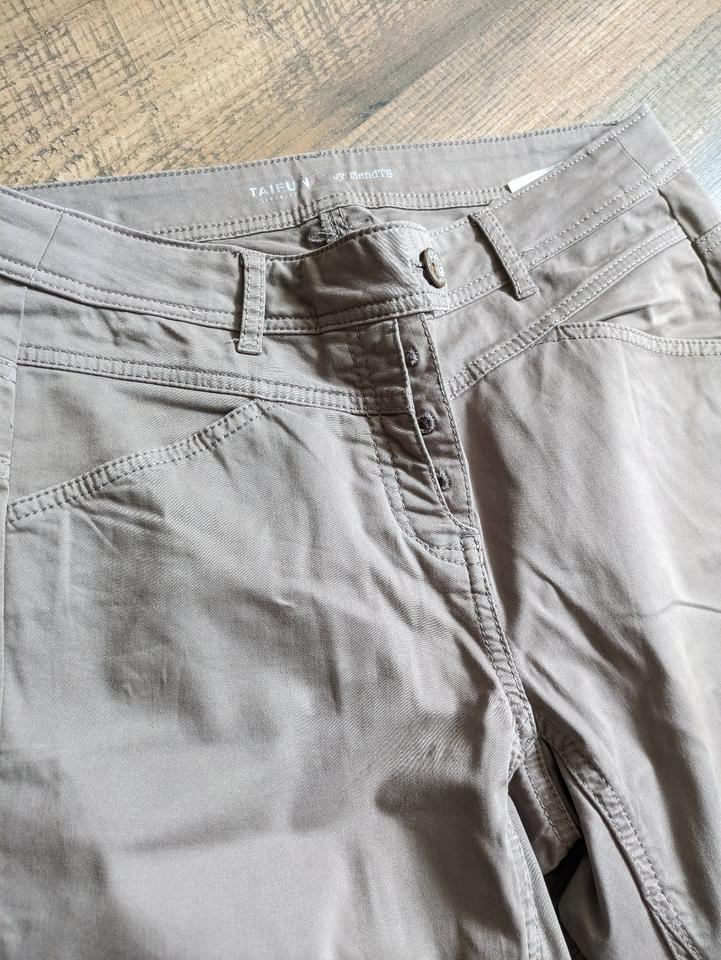 Taifun Damen Sommerhose Hose Chinohose gr. 36 taupe wie Neu in Kalkar