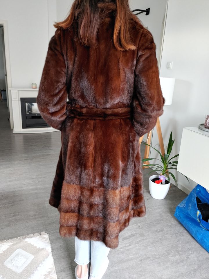 Nerzjacke LUXUS Pelz Nerzmantel MINK Echt Pelz Gr:M-L /38-40 in Bad Lippspringe