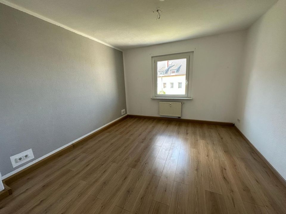 Frisch renovierte 2-Zimmer Wohnung in sanierter, ruhiger Wohnanlage in Dessau-Roßlau