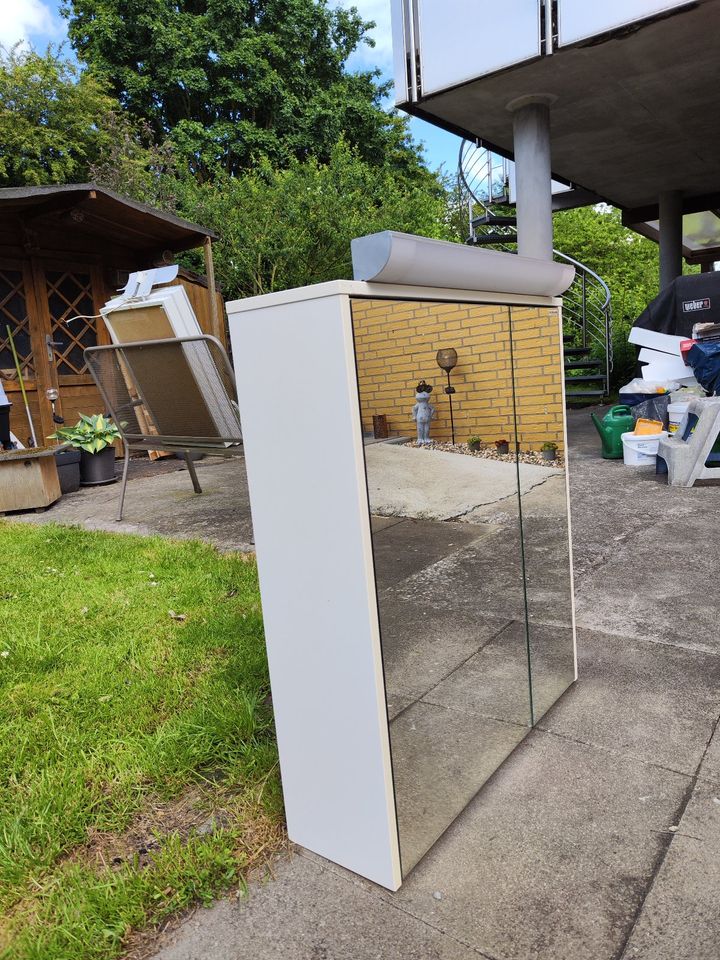 zweitüriger Spiegelschrank Bad Spiegel mit Licht Fackelmann in Wadersloh