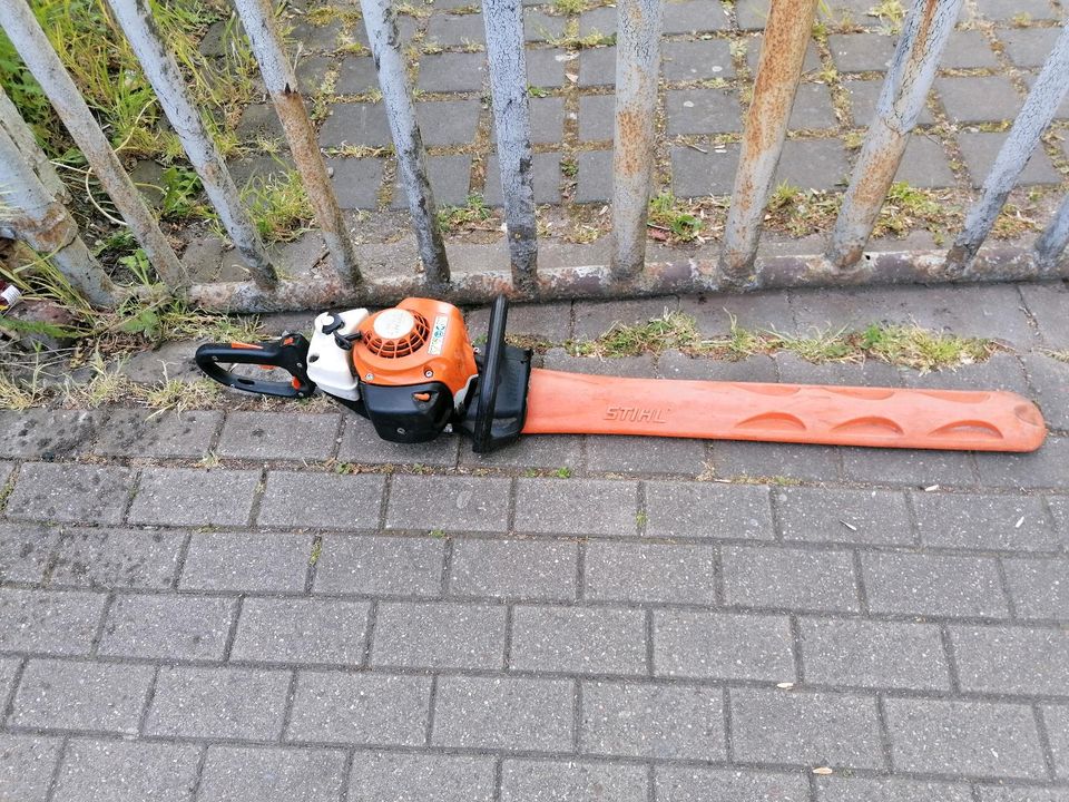 Stihl hs 82 T heckenschere in Essen