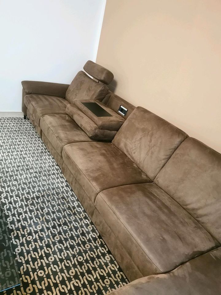 Sofa/Couch von Dieter Knoll mit Schlaffunktion (1,5 Jahre jung) in Köln