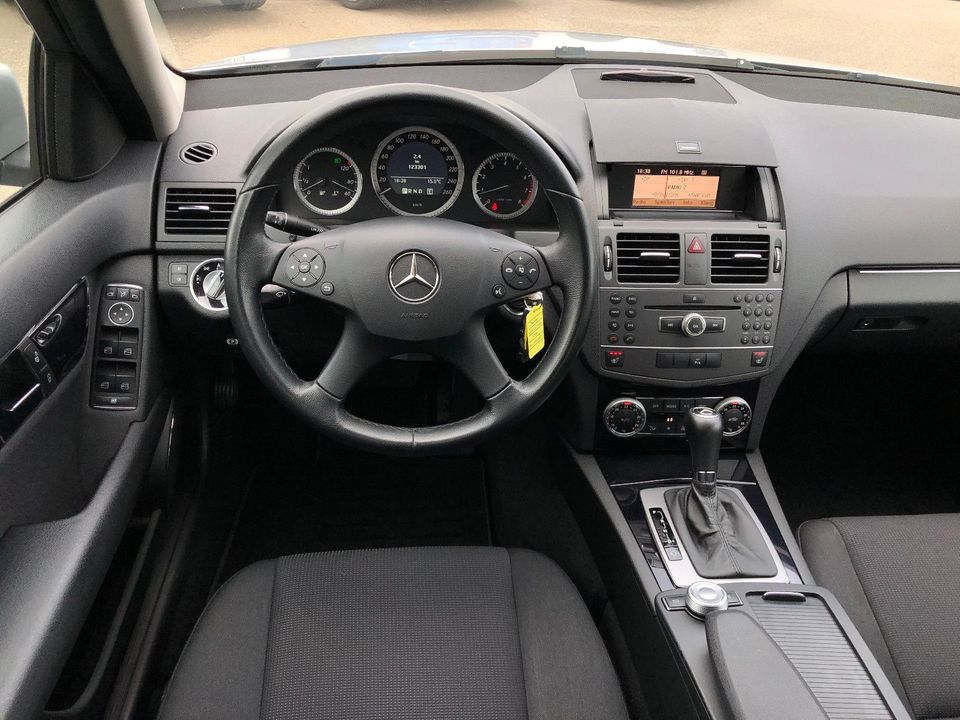 Mercedes-Benz C 180 CGI BlueEFFICIENCY Lim. Automatik in Bad Saulgau