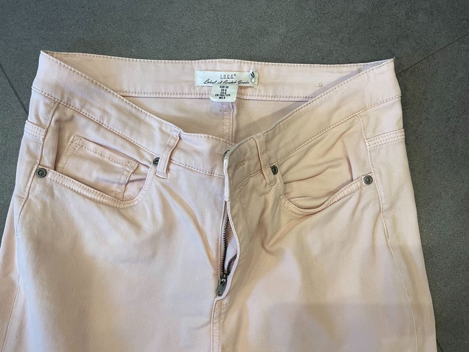 Schöne rosa Sommerjeans, leichter Stoff H&M 38 gut erhalten in Stipshausen