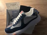 Prada Cups in blau Nordrhein-Westfalen - Herten Vorschau