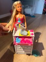 „Barbie“-ähnliches Modell „schwanger“ Schleswig-Holstein - Erfde Vorschau