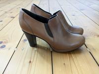 Stiefel/Pumps von 5th Avenue braun Gr. 39 Dresden - Cotta Vorschau