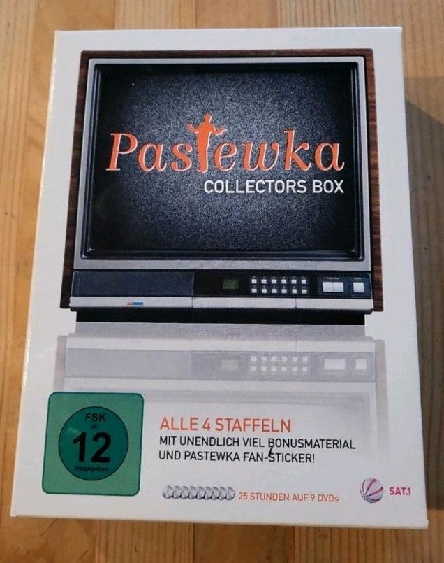 Pastewka Box 4 Staffeln inclusive Aufkkeber in Wunsiedel