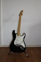 Fender Stratocaster MN inkl. Zubehör Bayern - Markt Schwaben Vorschau