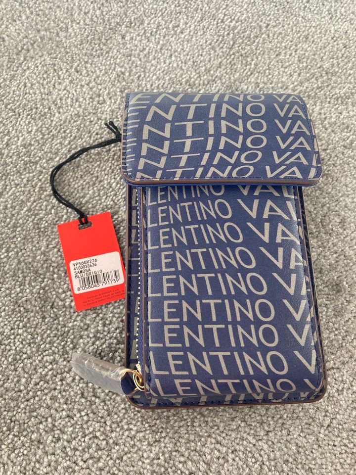 Eine Valentino Tasche in Berlin