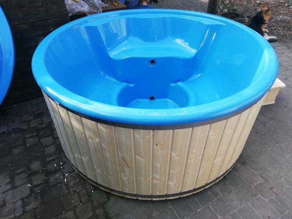 GFK  Badefass 200cm NEU  HotTub blau Badezuber Zuber in Hüllhorst