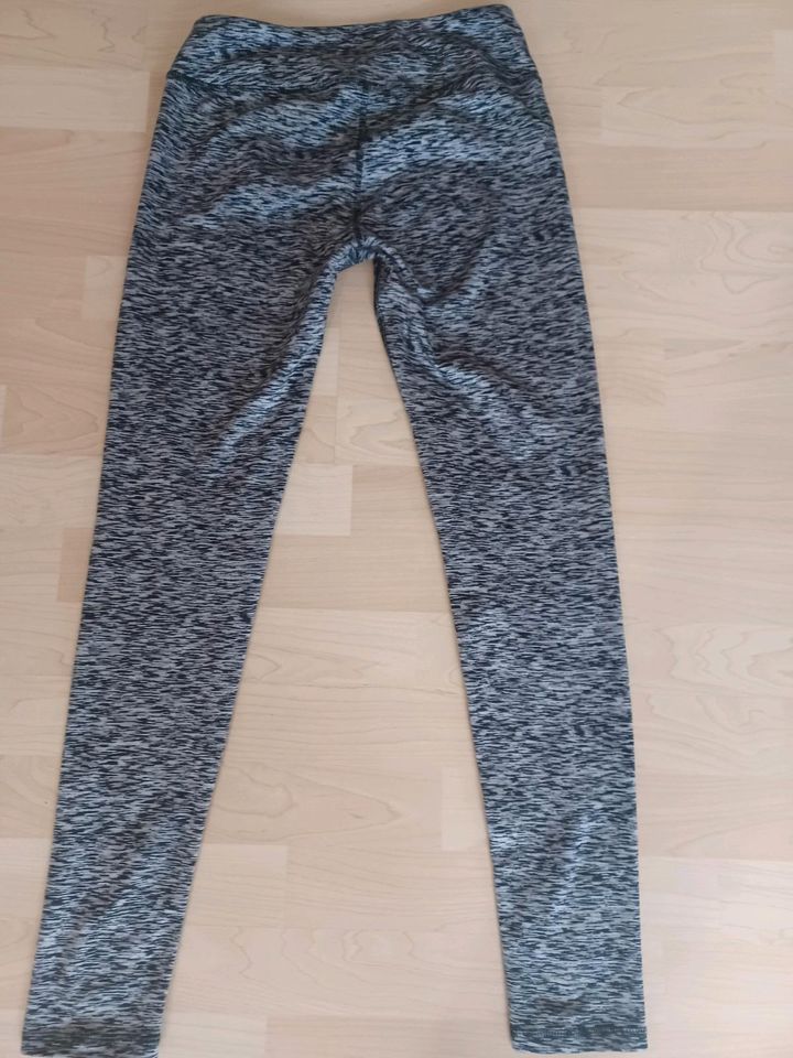 Hollister Gr. S Leggings Tight Hose Sport Running grau in Rottenburg a.d.Laaber