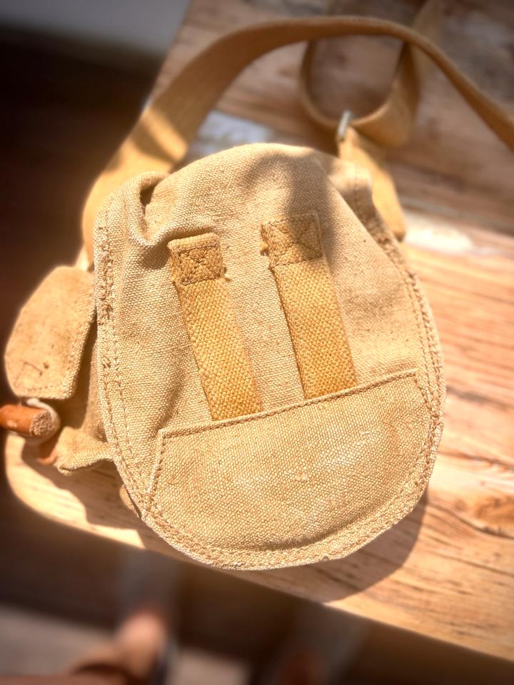 2 alte Armee Taschen canvas army Umhängetasche NVA Camping in Leipzig