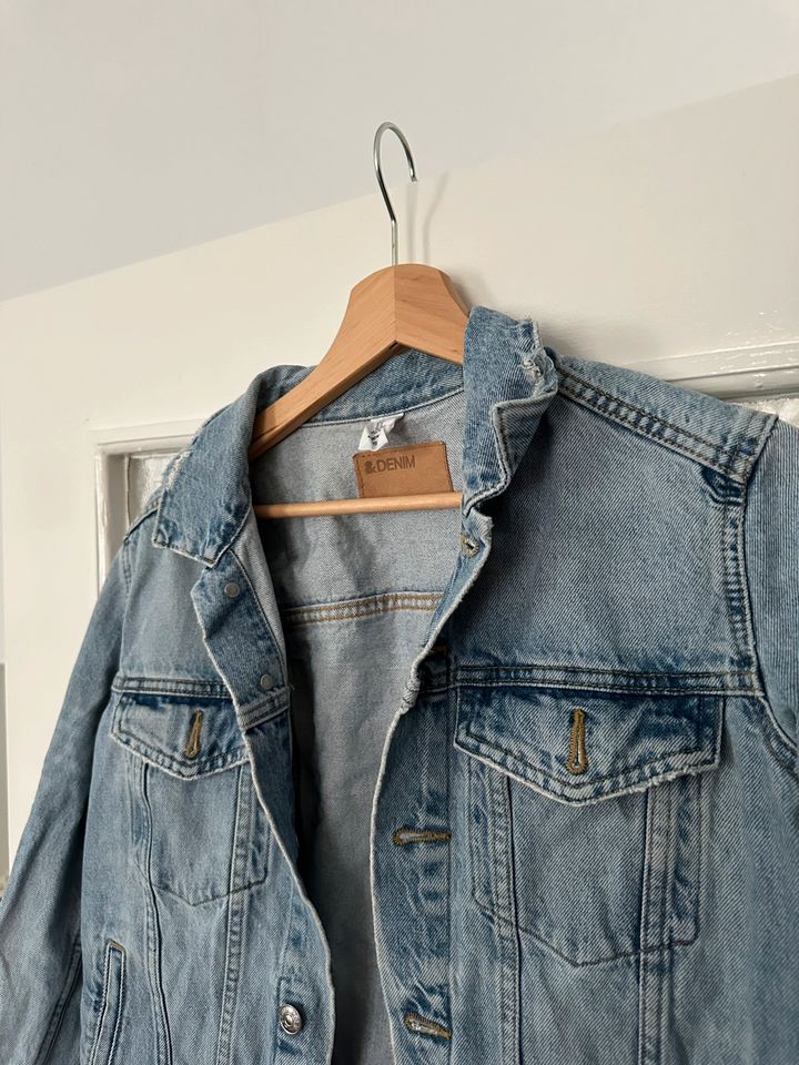 H&M jeans Jacke Größe 40 in Berlin