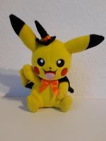 Pikachu Pokemon Hexe Halloween Stofftier Plüschtier Tomy 20cm Nordrhein-Westfalen - Viersen Vorschau