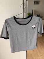 Cropped T-Shirt mit Alien Motiv Niedersachsen - Wolfenbüttel Vorschau