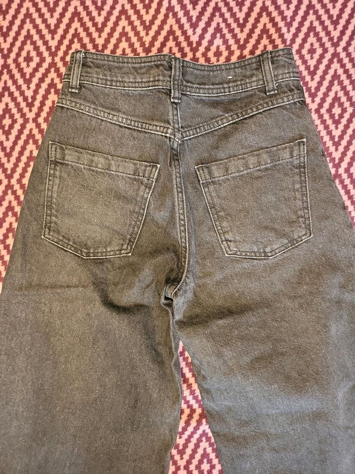 Benetton Damen Jeans W 25 in schwarz in Chemnitz