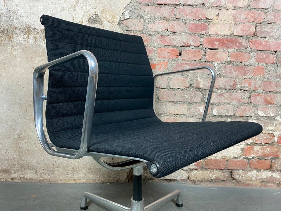 6x Eames Aluminium Chairs EA 108 Vitra Bürostuhl Stuhl Hopsak in Wuppertal