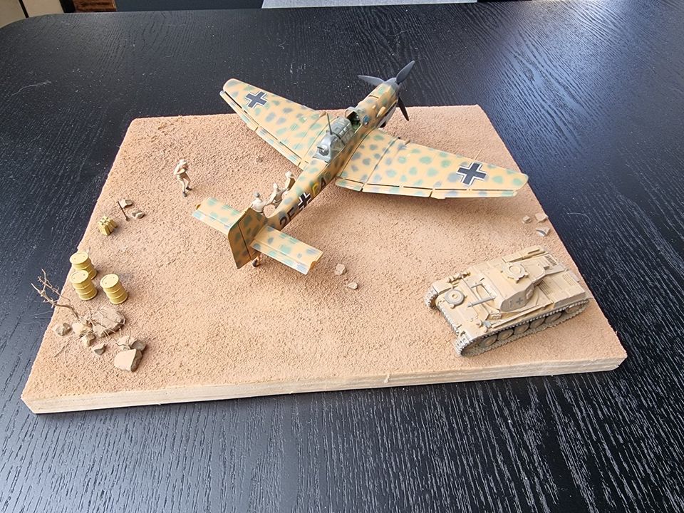 Junkers Ju 87 Stuka 1/72 Afrika Diorama mit Panzer I Afrika Korps in Kammeltal