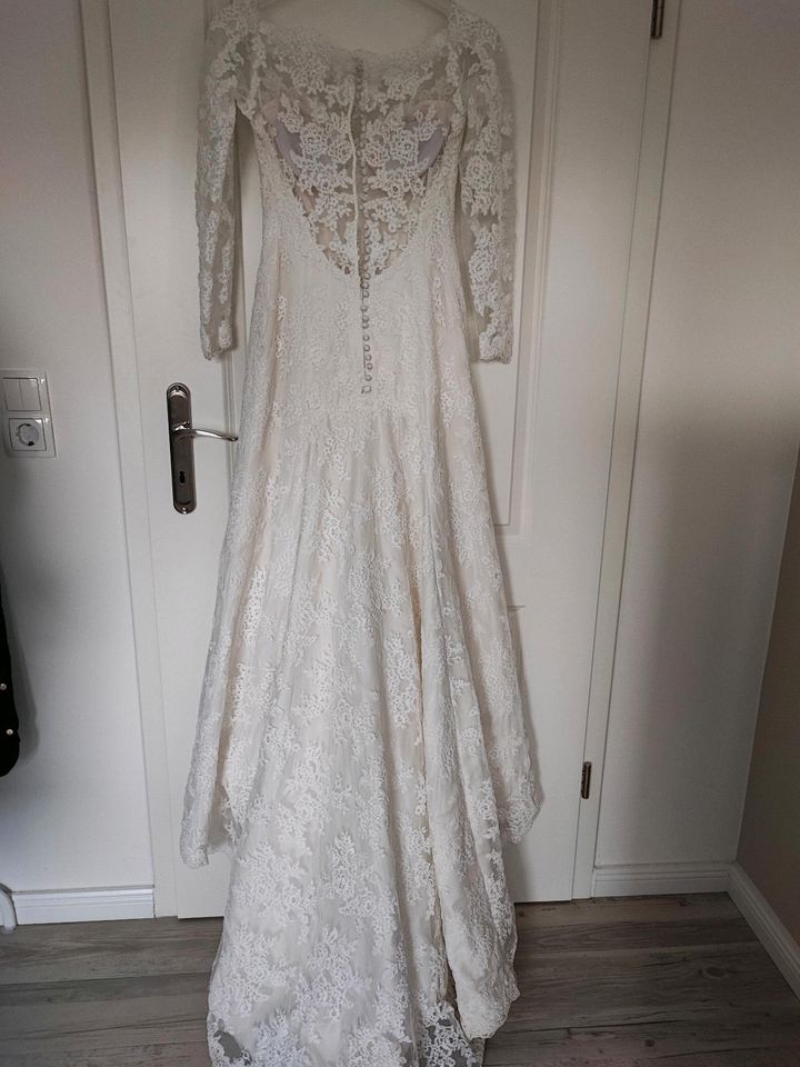 Brautkleid langarm aus Spitze von Vanilla Sposa in Winnigstedt