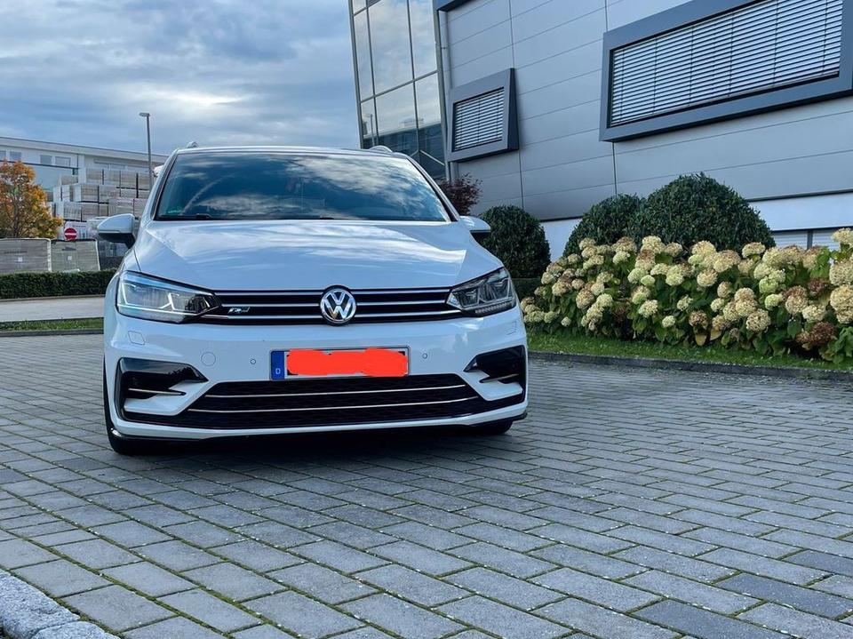 Volkswagen Touran 2.0 TDI SCR DSG Highline Highline  7 Sitz in Edenkoben