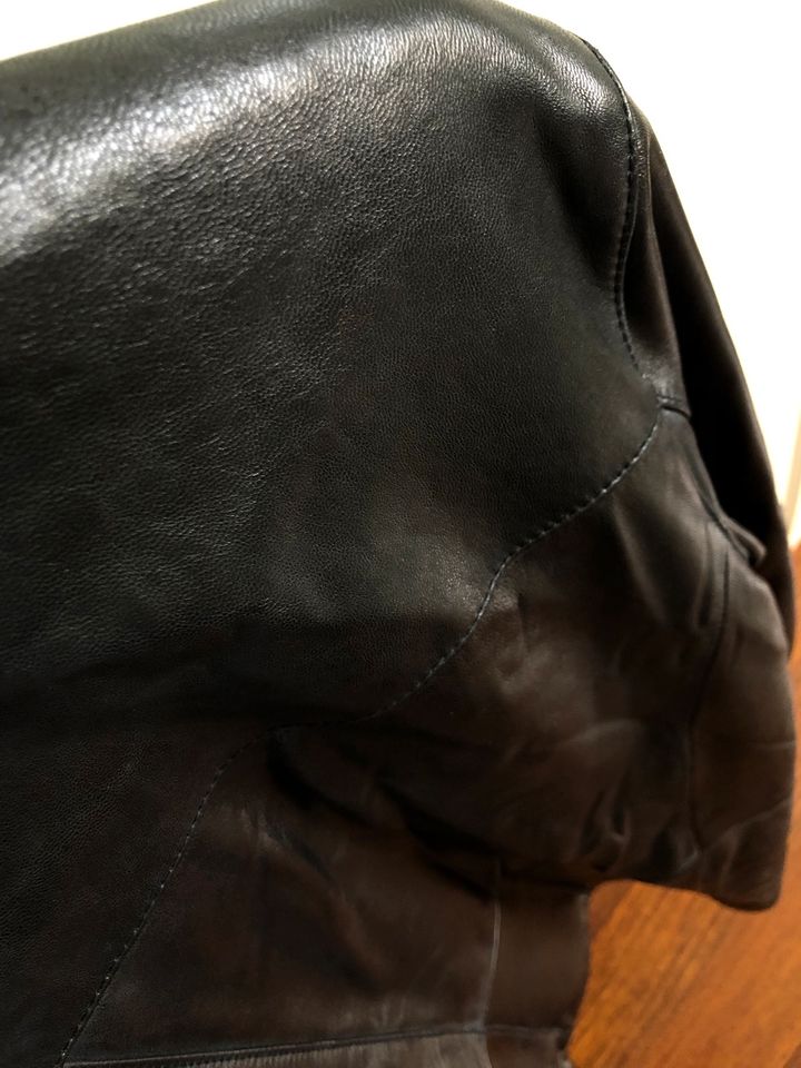 Herren Lederjacke, 52, neuwertig, schwarze Lederjacke, in Pracht