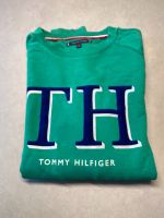 Tommy Hilfiger Pulli, XL, grün mit blauen TH Buchstaben Bayern - Altomünster Vorschau