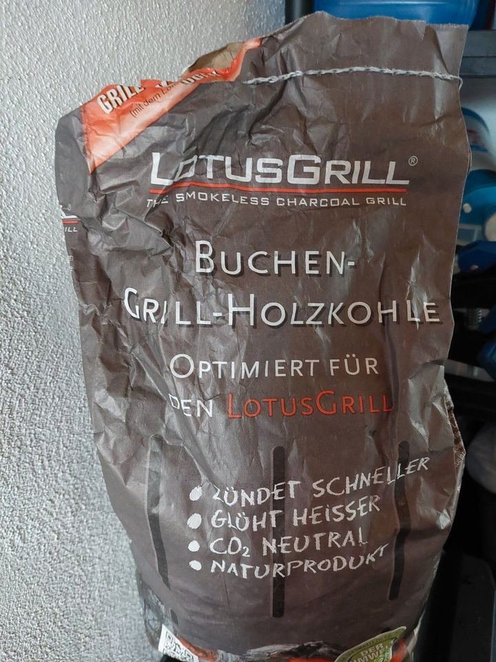 LotusGrill Buchenholzkohle + Holzkohlebriketts in Steingaden