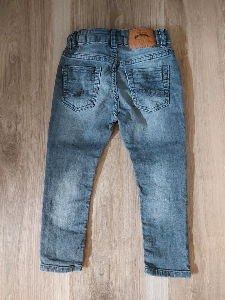 Jeans grau Größe 104 in Bodenheim