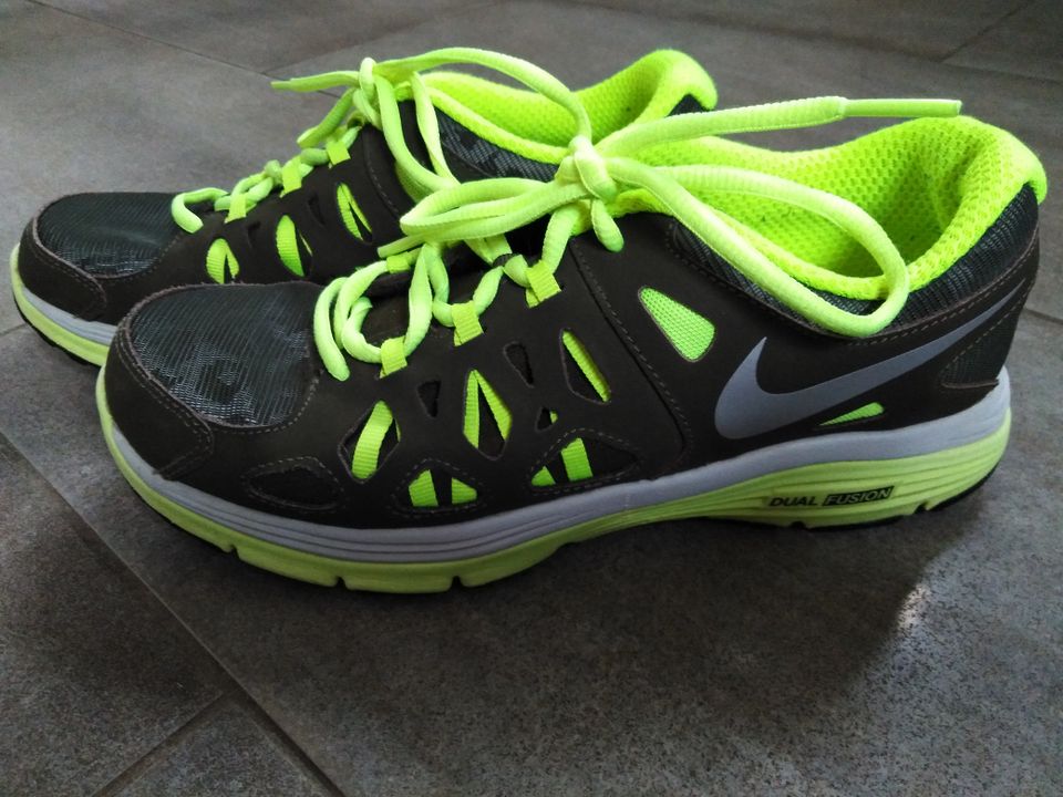 Nike Turnschuhe, Laufschuhe Dual Fusion, Gr. 39 in Fürth