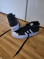 modische Sneaker Chucks Schuhe Adidas Nizza 39 1/3 Neuhausen-Nymphenburg - Neuhausen Vorschau