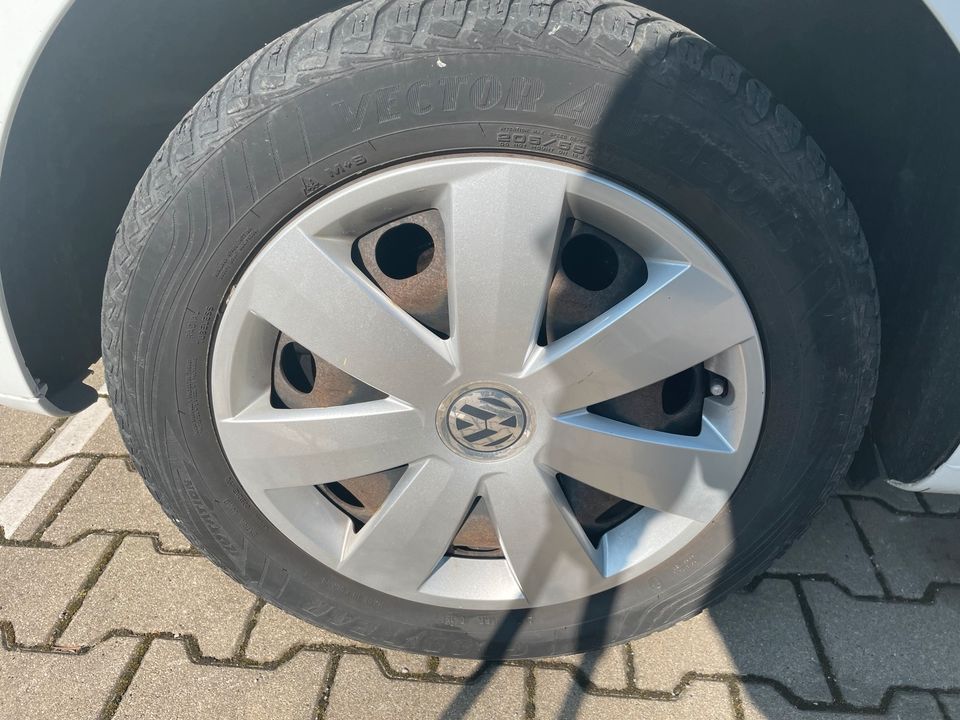 1 Satz Original Stahlfelgen mit Radabdeckung für VW Touran in Gersthofen