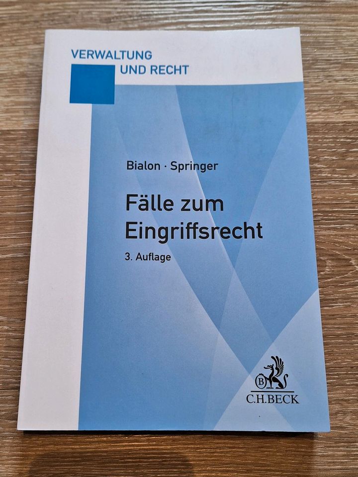 Lehrbuch 'Fälle zum Eingriffsrecht' in Werther (Westfalen)