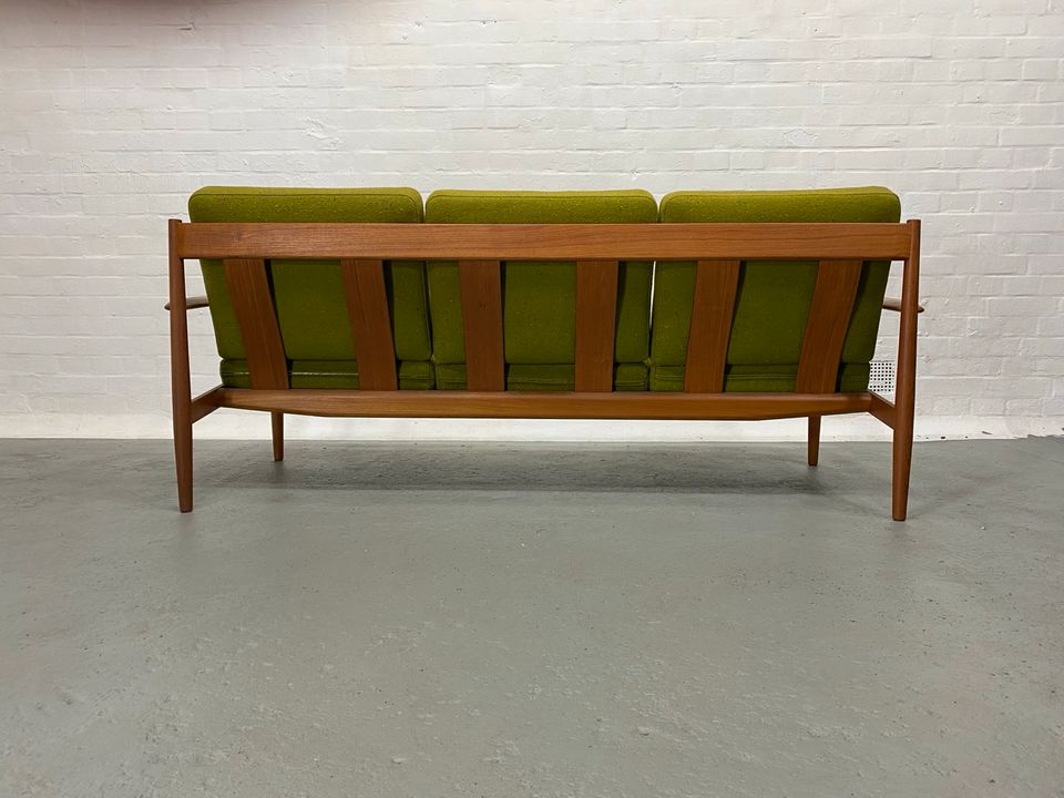 ◤ Dreisitzer Sofa daybed Couch Grete Jalk Vintage Sessel Stuhl Teakholz Danish mid Century Dänisch Couchtisch Retro Chair Polster Wohnzimmer Cado France son Tisch in Berlin