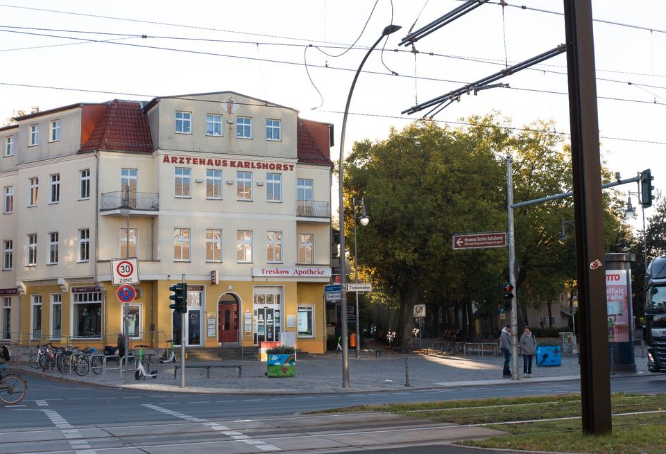 Berlin-Karlshorst: Kleine Terrassenwohnung in stilvollem Altbau in Berlin