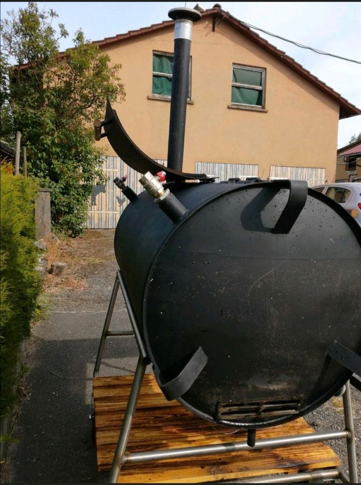 ‼️XXL BBQ Smoker Spanferkelgrill Barbeque Grill in Altshausen