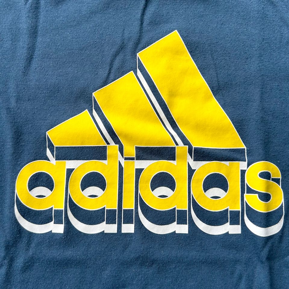 Adidas Sport Shirt blau 140. in Östringen