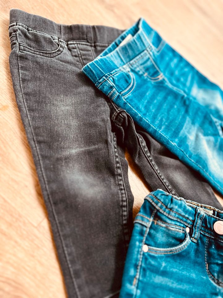 4 Jeans 80 86 elastisch Real Denim blau schwarz Stern in Kaltenkirchen