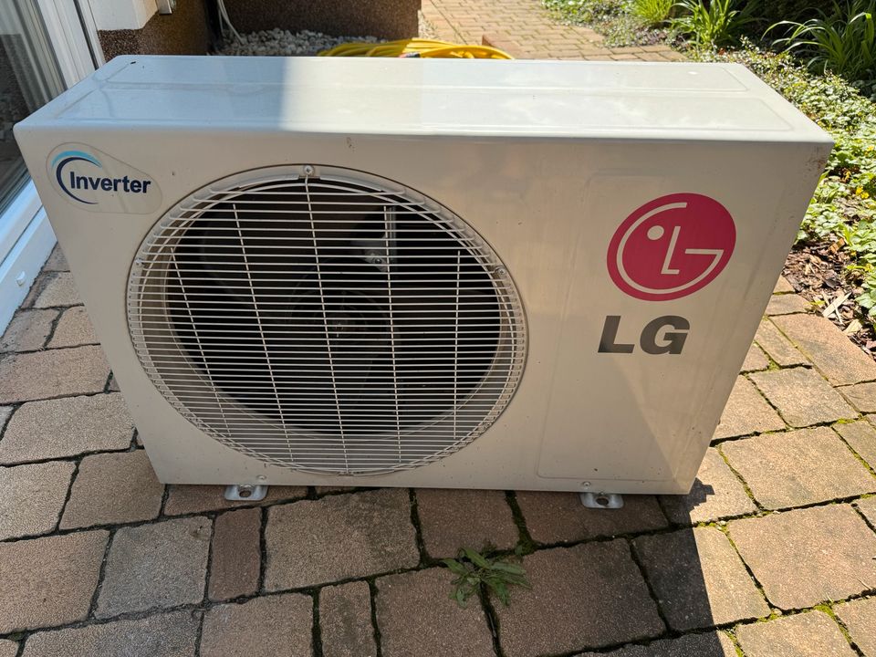 Single Split Klimaanlage LG DESIGN Artcool Black, 2,6KW in Magdeburg