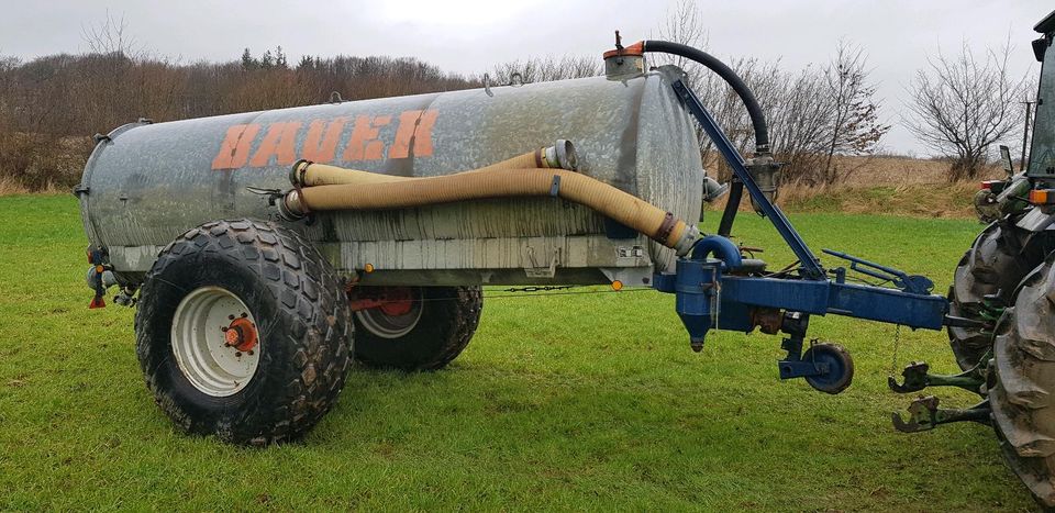 NATURDÜNGERTRANSPORTER GÜLLEWAGEN Vakuum 7000 Liter Wasserwagen in Satrup