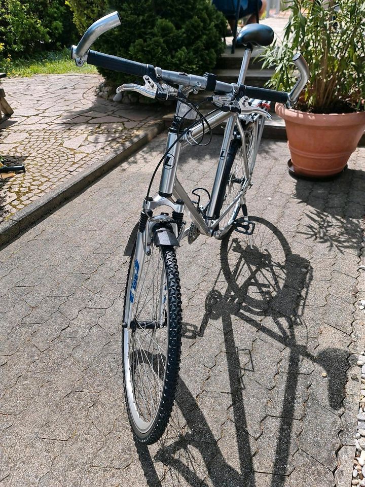 24 Gang Trekking Rad Bike Rahmen 23,5 Zoll XL in München